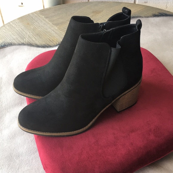 White Mountain Ladies Ankle Boots - Picture 1 of 13
